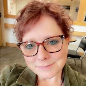 Meet your Posher, Chrystal